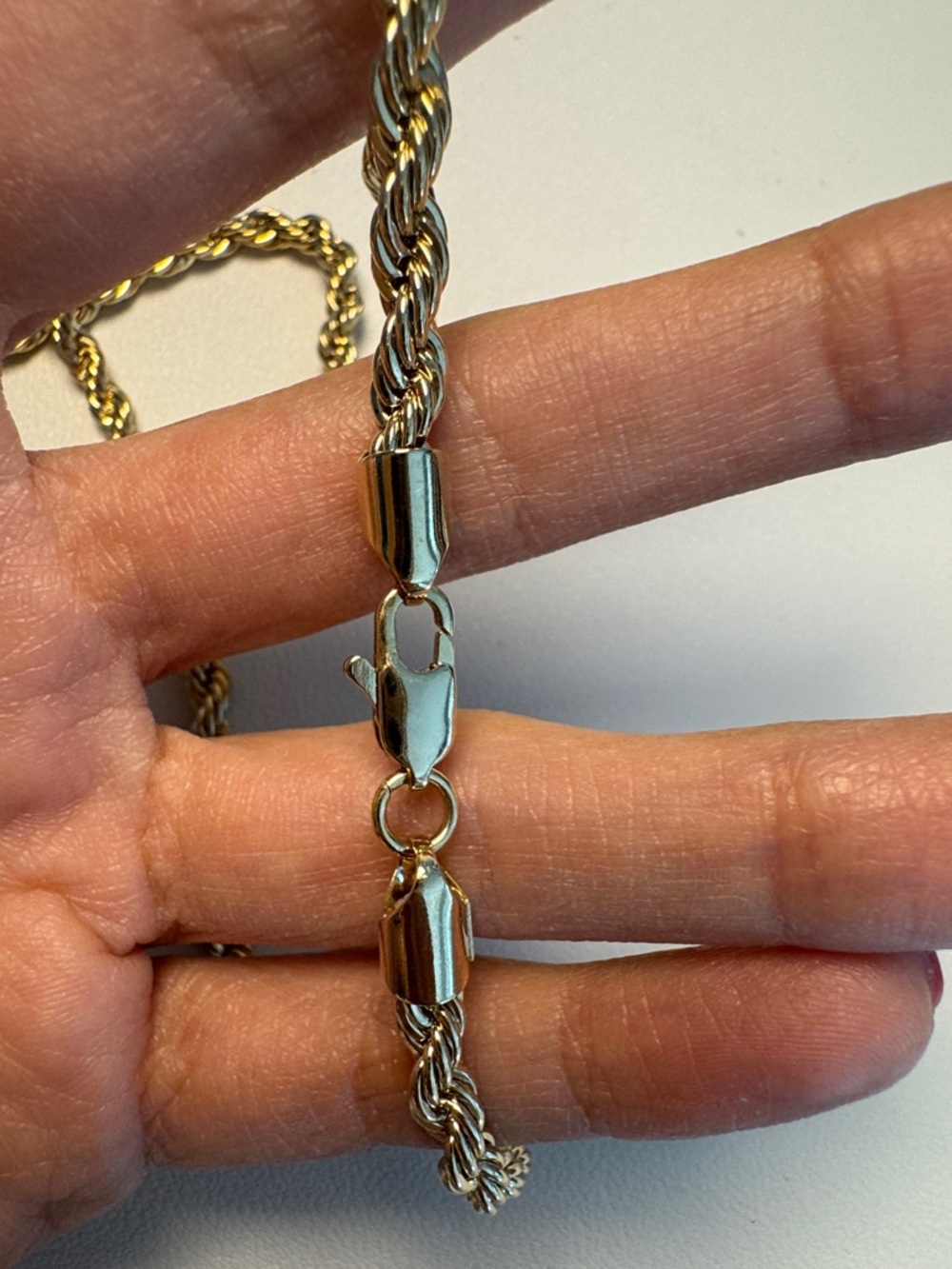 NWT- Gold Rope Chain Necklace - Picture 4 of 4